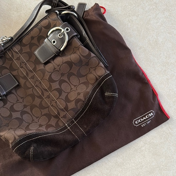 Coach Brown Shoulder Bag with Textured Fabric and Slouchy Shape - Picture 4 of 4